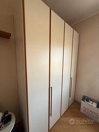 Armadio laminato bianco e ciliegio
