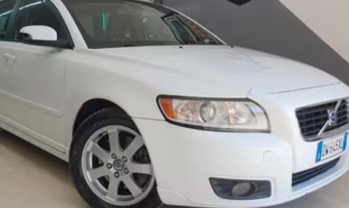 Volvo v 50 2.000 D  momentum