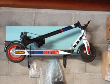 monopattino Aprilia 