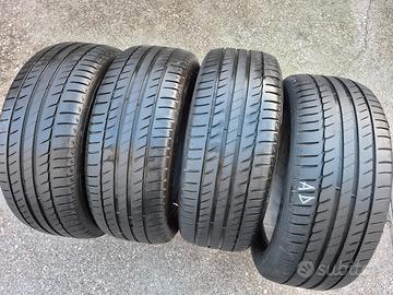 4 Gomme.  215 / 50 / R 17. Estive 