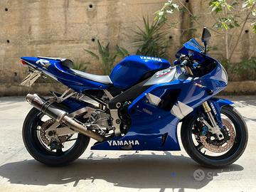 Yamaha R1 anno 2000