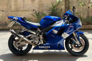 Yamaha R1 anno 2000