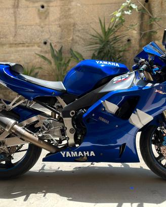 Yamaha R1 anno 2000