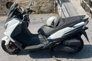 Scooter sym joymax Z+ 300