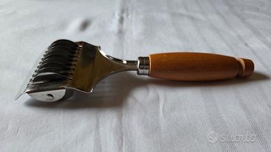 tagliapasta/tritatutto in acciaio 