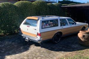 Oldsmobile custom cruiser