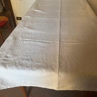 Tovaglie di tela tessute a mano