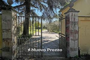 Villa di 599 m² con più di 5 locali a Crespina e L