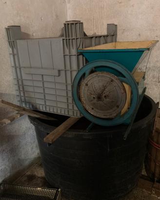 Attrezzatura vinificazione