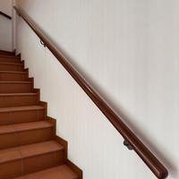 Corrimano in legno e metallo