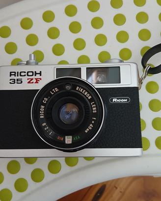 Macchina fotografica analogica Ricoh 35ZF