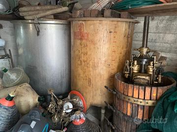 Attrezzatura per svuotamento cantina