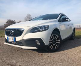 Volvo v40 cross-country D2