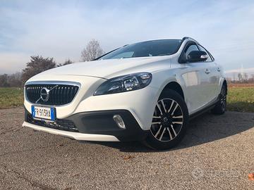 Volvo v40 cross-country D2