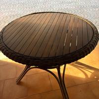 Tavolo tondo 100cm con sedie legno e vimini