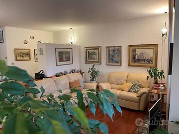 AMPIO APPARTAMENTO ULTIMO PIANO CON TERRAZZE VIVIB