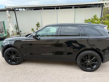 Range Rover Velar R-Dynamic Total Black – Motore r