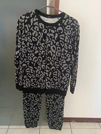 tuta ginnastica o da casa