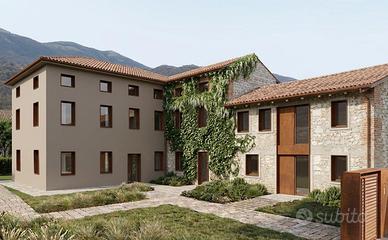 Rustico Pedemontana da ristrutturare con giardino