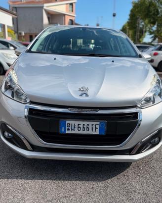 Peugeot 208 PureTech 82 5 porte Black Line 2