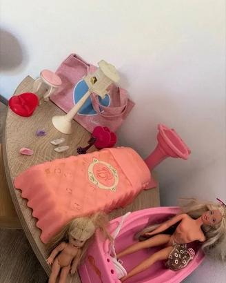 Lotto Barbie Mattel con Bambola, Letto e Accessori