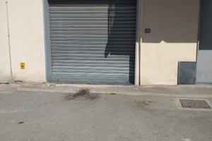 Garage poggio s. antonio con accesso su cortile