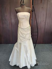 Abito da sposa in raso con redingote