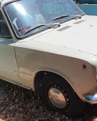 Fiat 124 berlina 1974 per ricambi (2a)