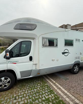 Camper mansardato roller team pegaso garage living