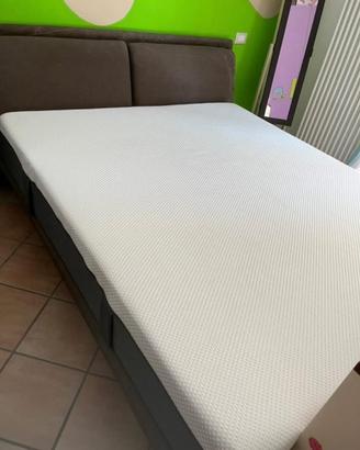 Letto matrimoniale con materasso