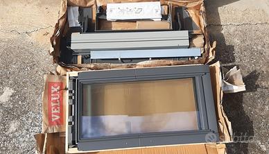 Finestra tetto VELUX 55x98 NUOVA in legno naturale