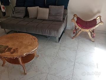 Tavolino e scranno 