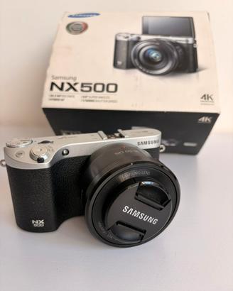 SAMSUNG NX 500 completa di obiettivo e accessori