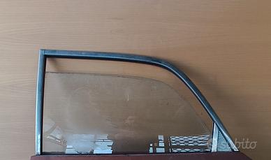 Ford Taunus berlina finestrino posteriore sinistro