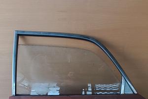 Ford Taunus berlina finestrino posteriore sinistro