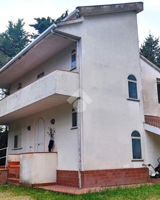 CASA INDIPENDENTE A MONTECORVINO ROVELLA