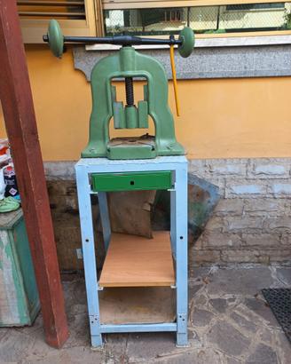 Pressa a bilanciere