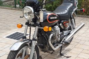 Moto Guzzi 350 Custom
