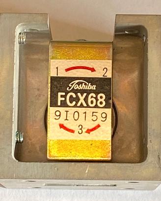 Circolatore in guida d'onda 10 GHz FCX68 Toshiba
