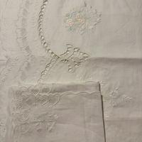 Tovaglia ricamato a mano