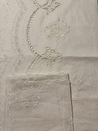 Tovaglia ricamato a mano