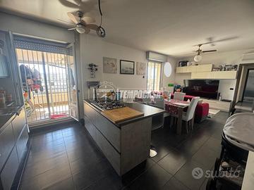 3 LOCALI RISTRUTTURATO PIANO ALTO CON TERRAZZO