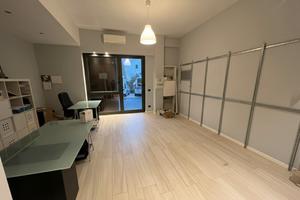 Locale commerciale pronto all'uso