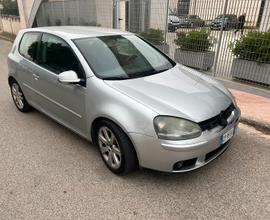 Vendo Golf 5 2.0 TDI 140 CV. Bellissimo