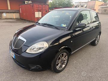 LANCIA Ypsilon 1.2 Versus senza nessun lavoro da