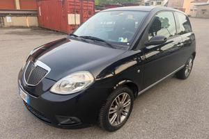 LANCIA Ypsilon 1.2 Versus senza nessun lavoro da