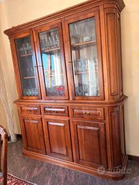 Credenza in legno cristalliera