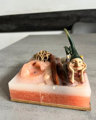 Candela decorativa con folletto