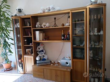 soggiorno completo di piano bar.