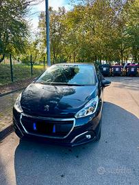 Peugeot 208 - 1.2 benzina - neo patentati- pochiKM